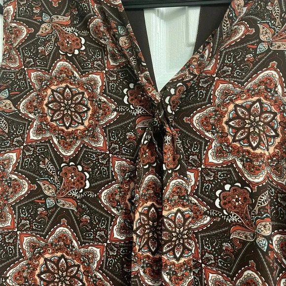 Black Rainn Paisley sheer top with brown lining in excellent condition. XL - Picture 8 of 10